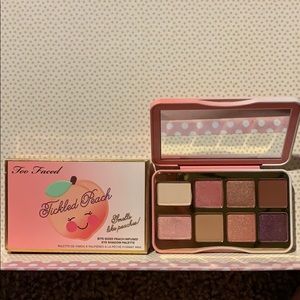 Too Faced Makeup - Too Faced Tickled Pink eyeshadow palette Too Faced Makeup - Too Faced Tickled Pink eyeshadow palette